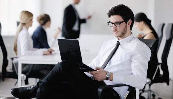 العمل المستقر كسبب لداء العظم الغضروفي القطني.