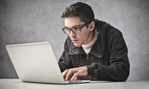 كيف يحدث هشاشة العظم